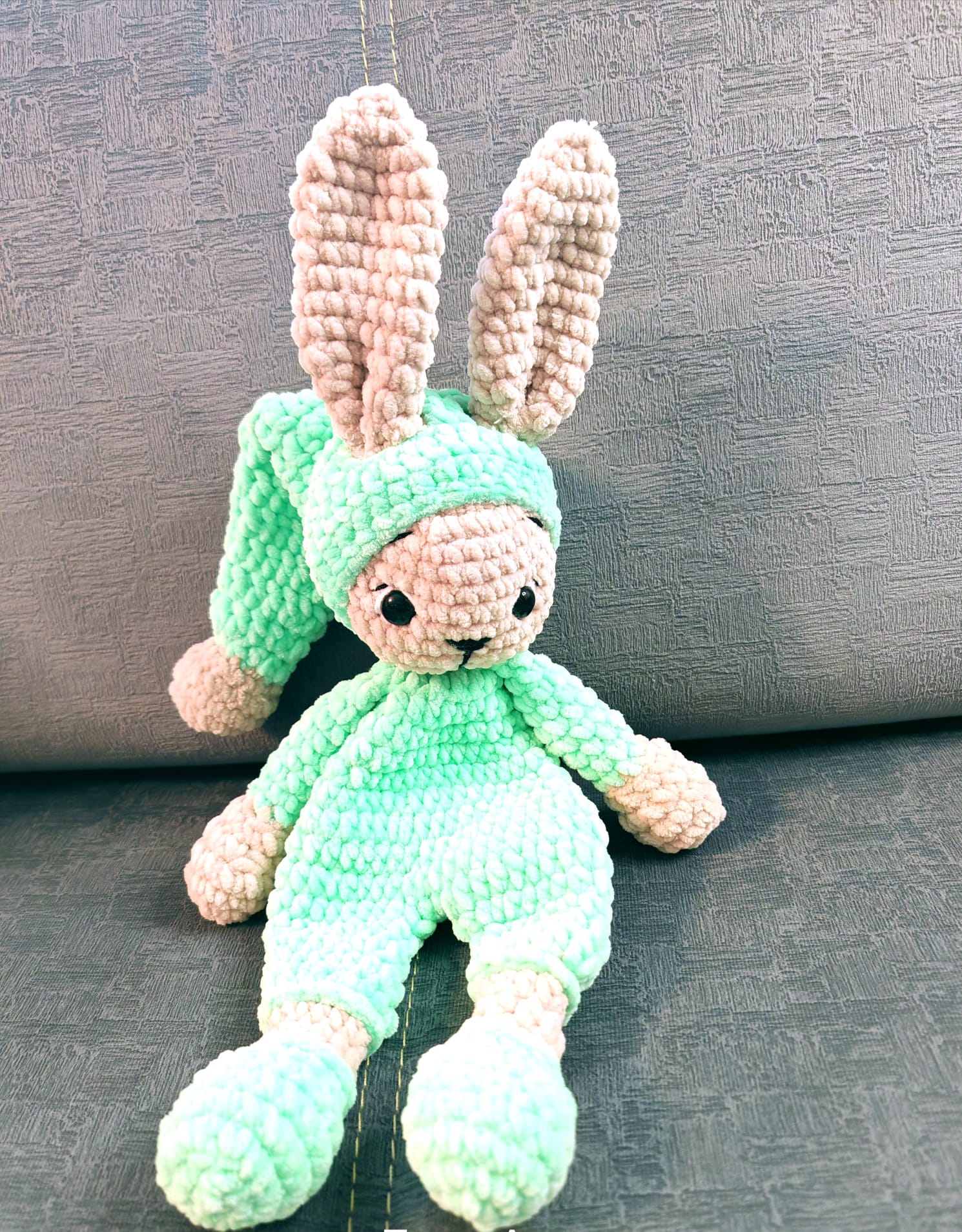 Iepuraș mint croșetat handmade - imagine 3